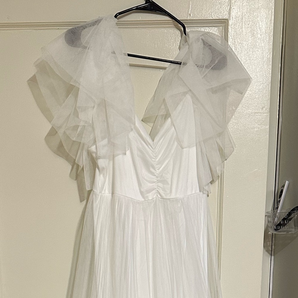 Gorgous Gown I Wore Once For Two Hours To Take So… - image 3